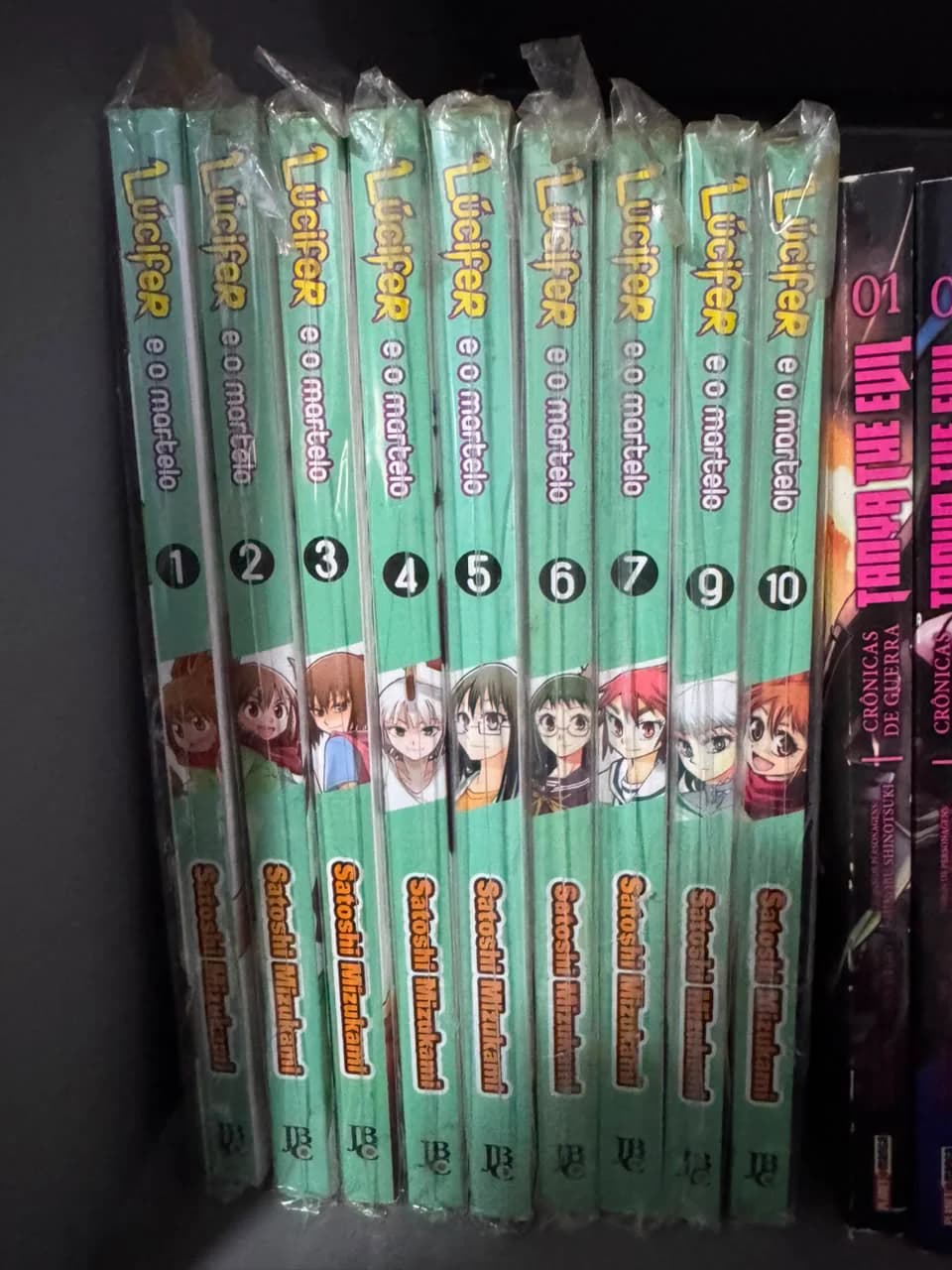 Mangá Lúcifer e o materlo 1 ao 10 (falta o 8)